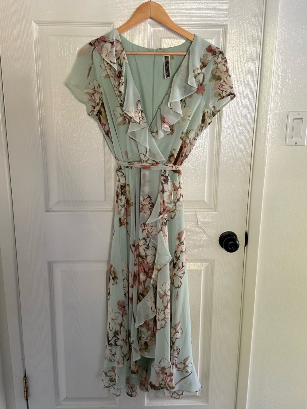 Julian Taylor Mint Green Floral Ruffle Dress – Size 12